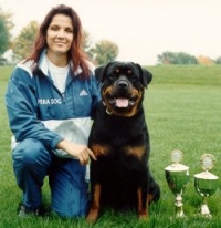 Sandra Bletz mit Akia von der Burg Weibertreu Sandra Bletz mit Akia von der Burg Weibertreu